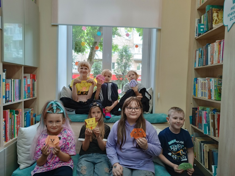 Лапы, хвосты и книги: отмечаем День собак в библиотеке